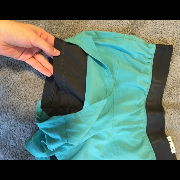 *SOLD* Dri-Fit Nike Teal Running Gym Shorts - Picture 2 of 6